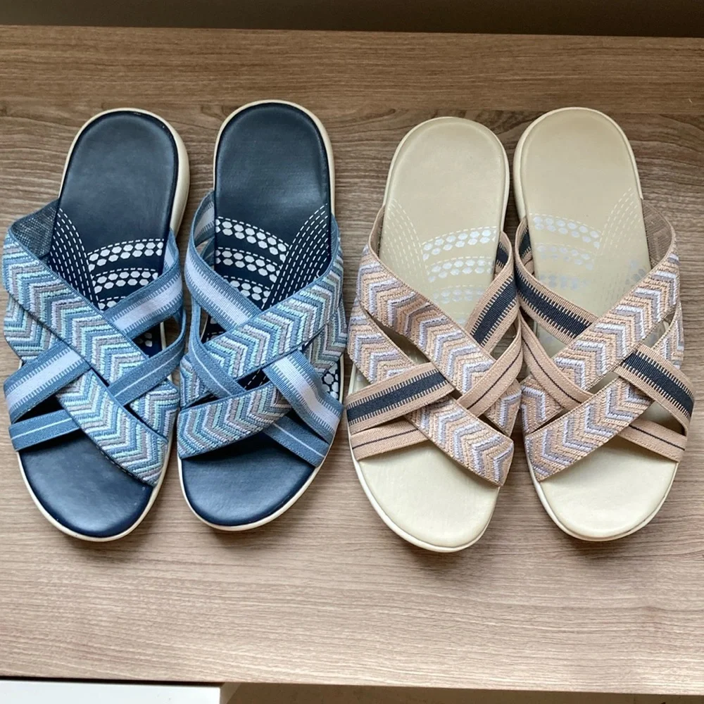 Two pairs of slide in sandals blue tan 7 -7,5